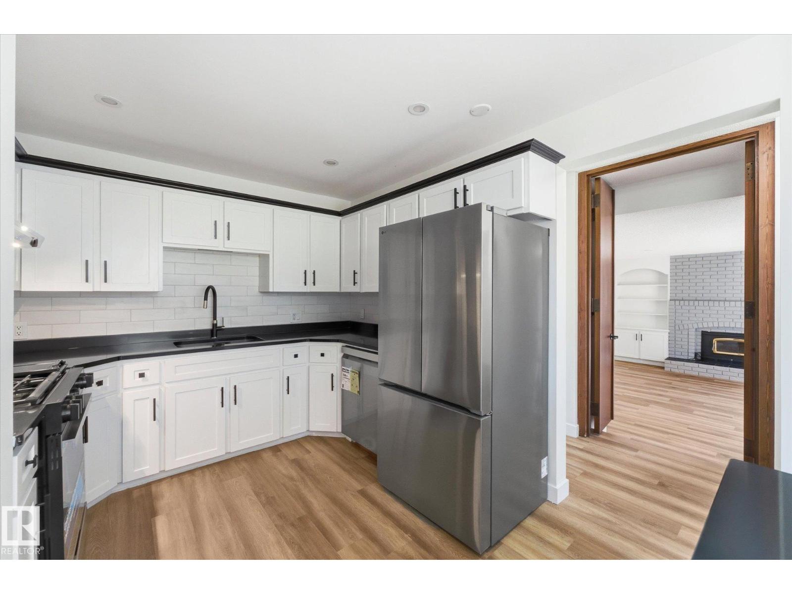 4224 110 ST NW - 6