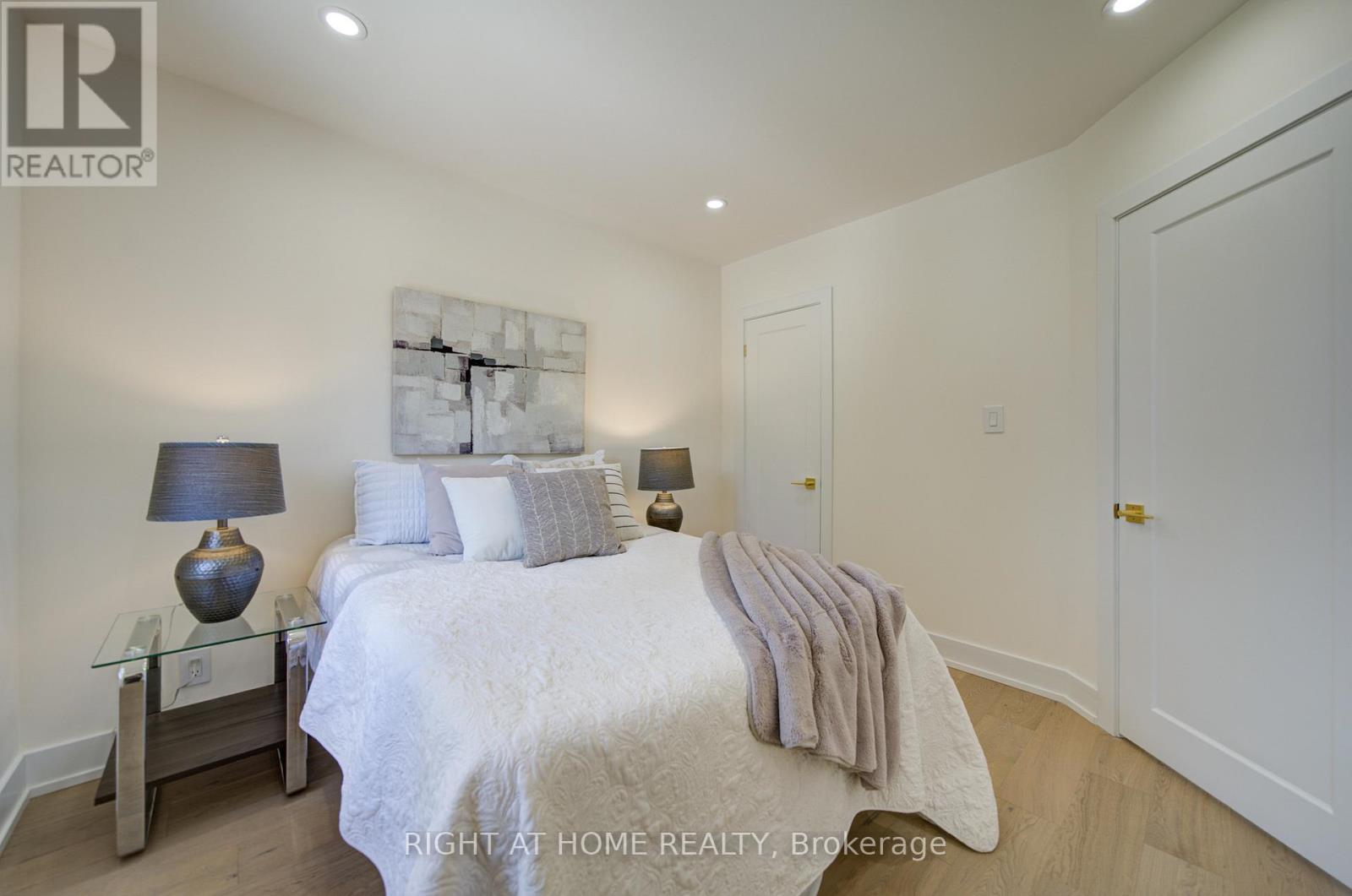 9 CARTIER CRESCENT - 13