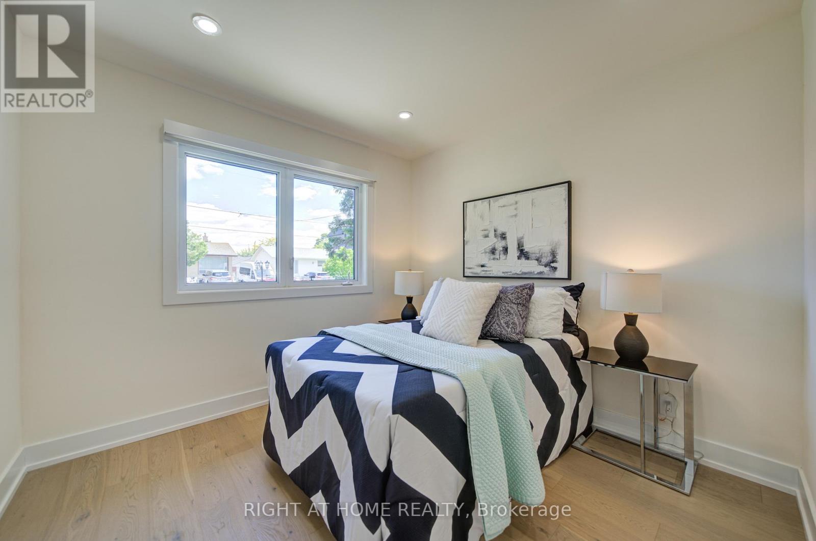 9 CARTIER CRESCENT - 16
