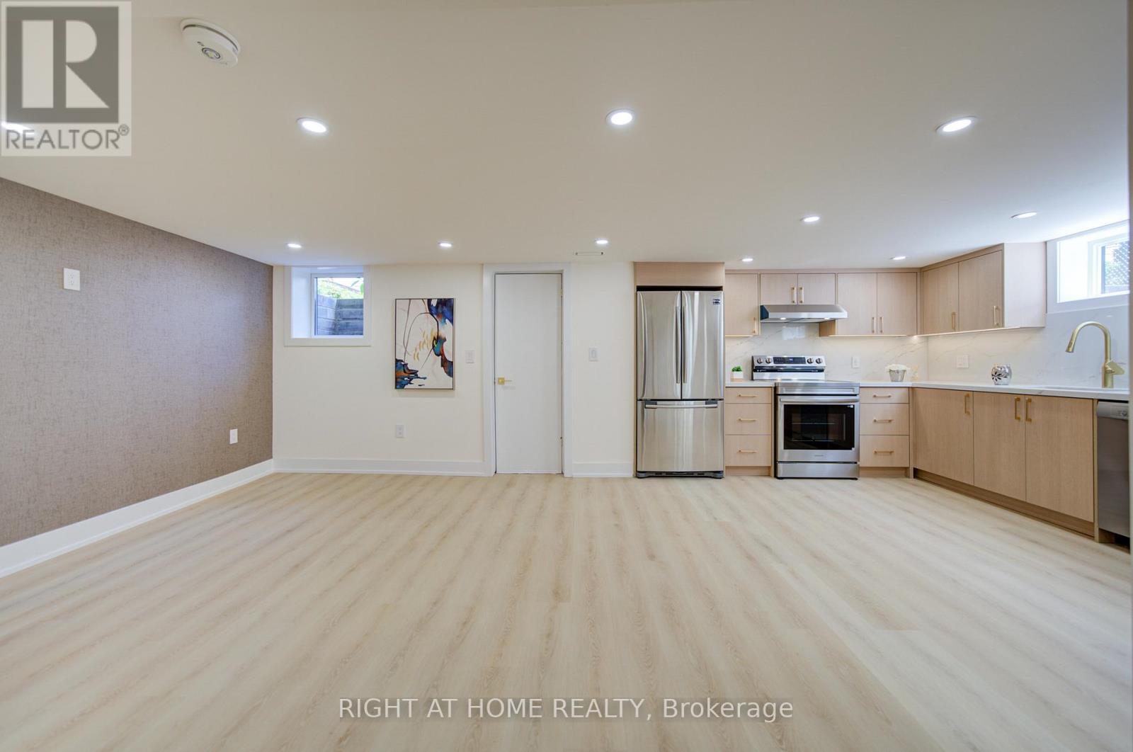 9 CARTIER CRESCENT - 19