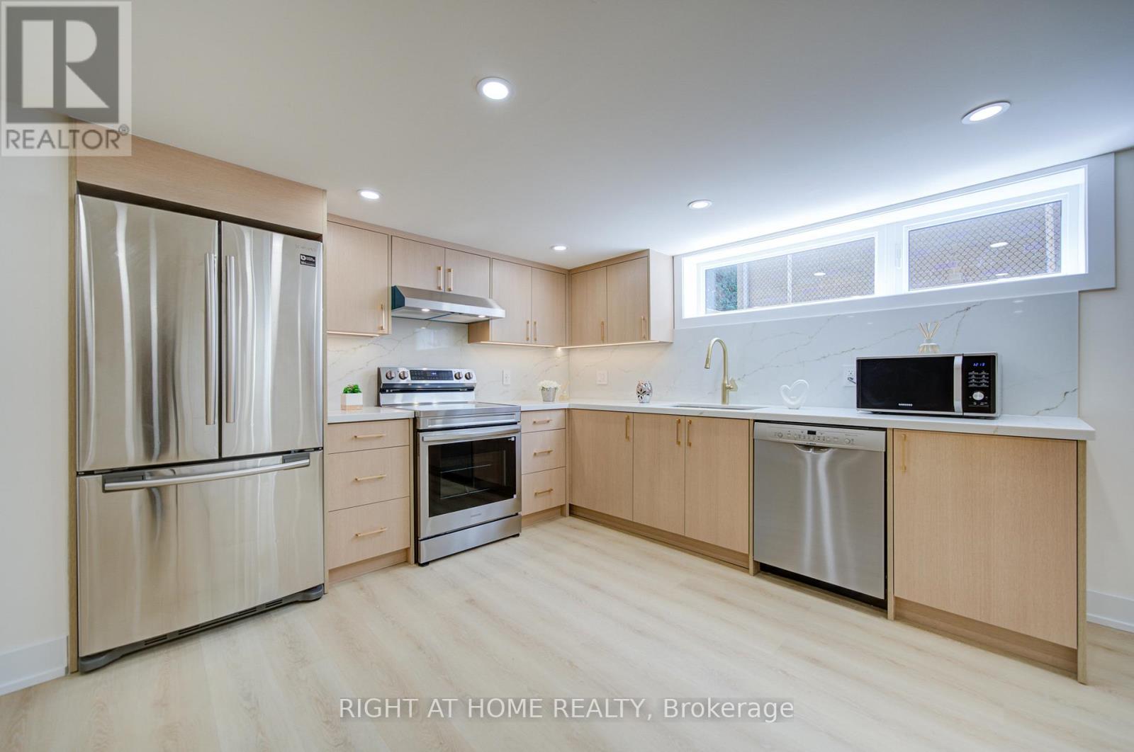 9 CARTIER CRESCENT - 20