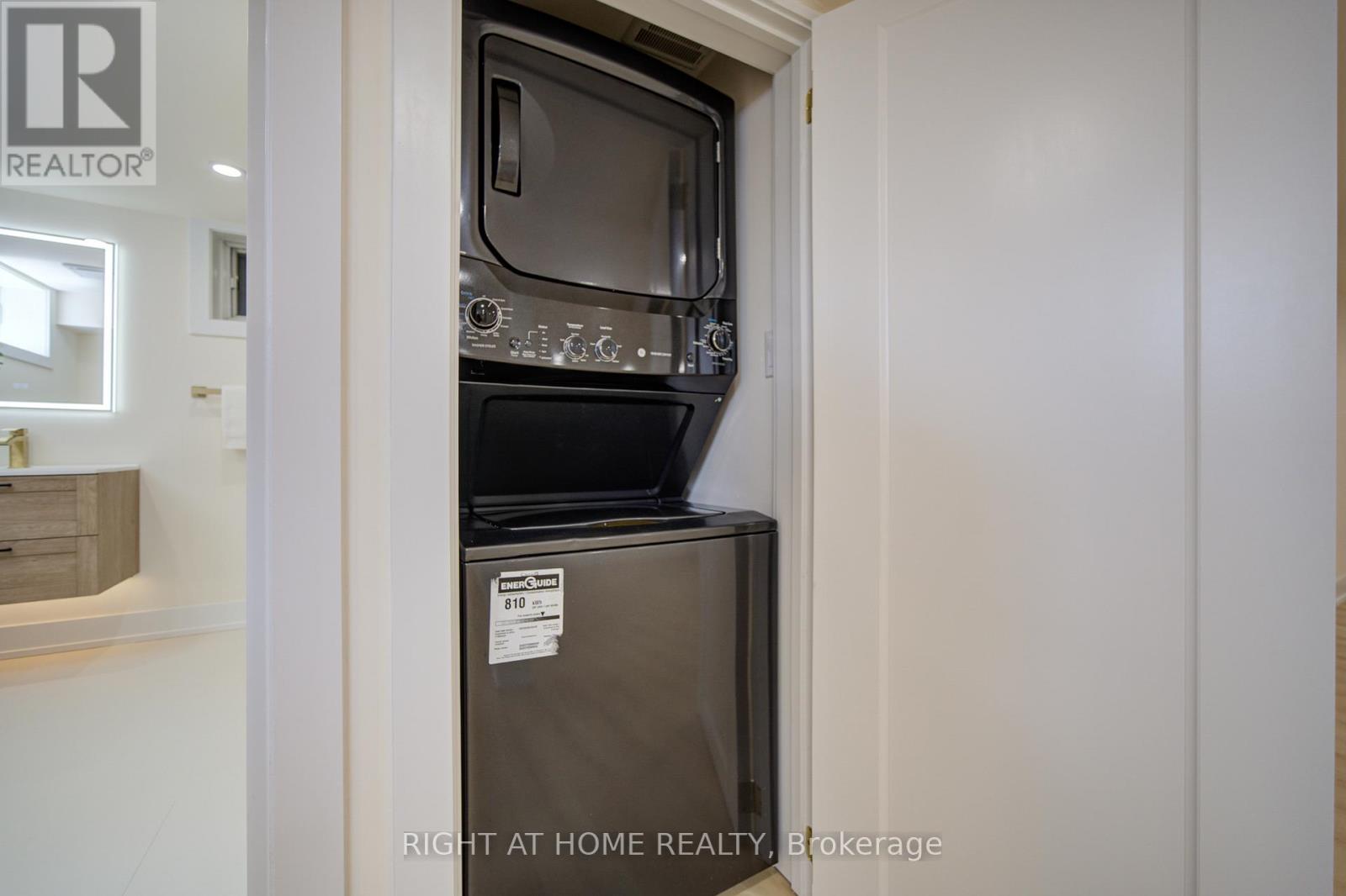 9 CARTIER CRESCENT - 21