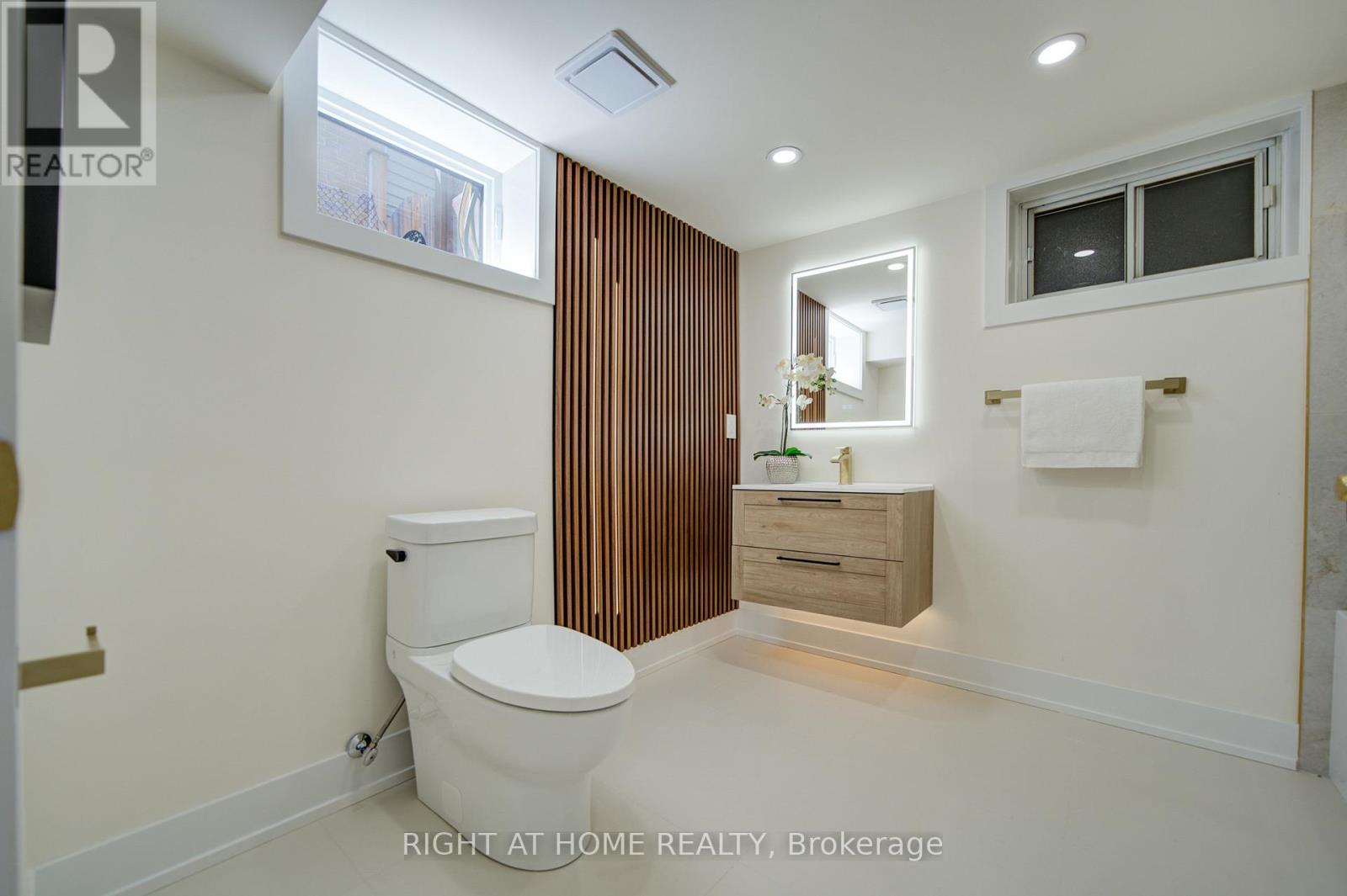 9 CARTIER CRESCENT - 22
