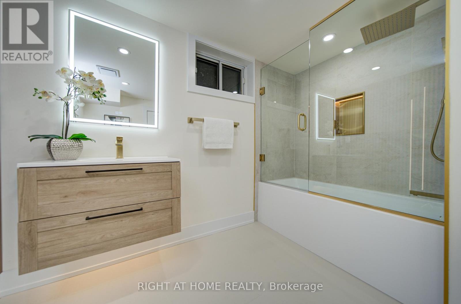 9 CARTIER CRESCENT - 23