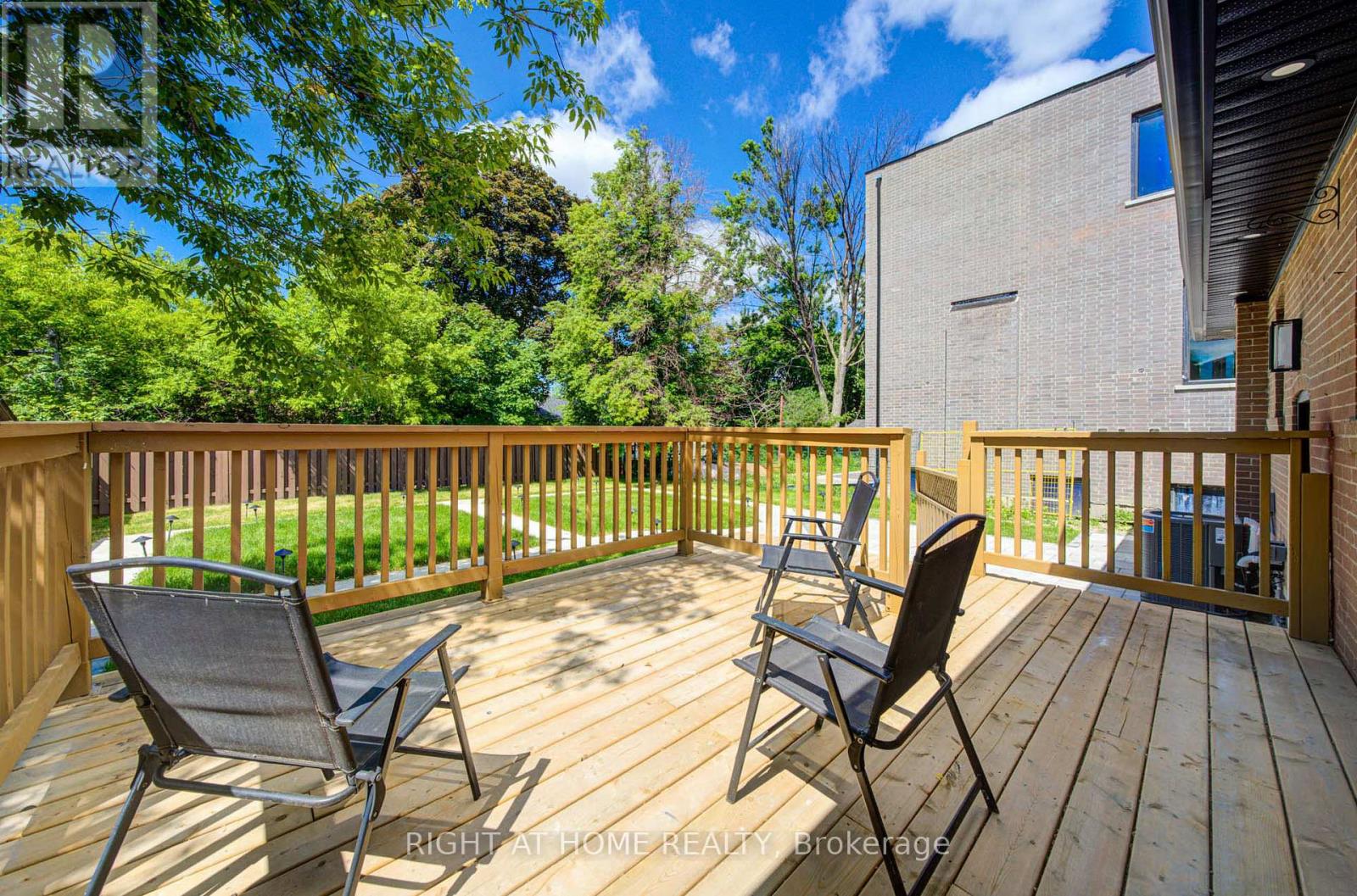9 CARTIER CRESCENT - 27