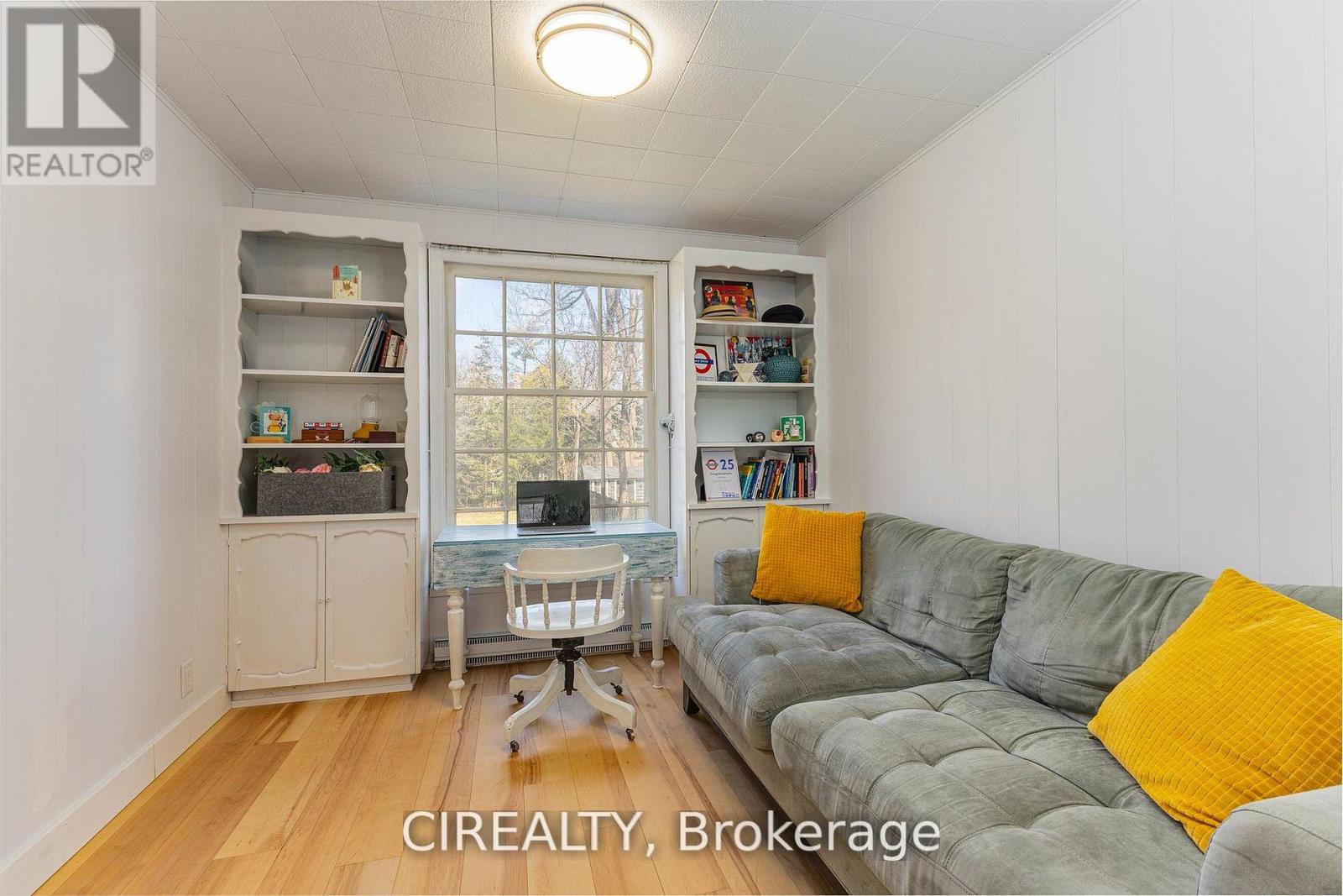 25 HOWARD AVENUE - 10