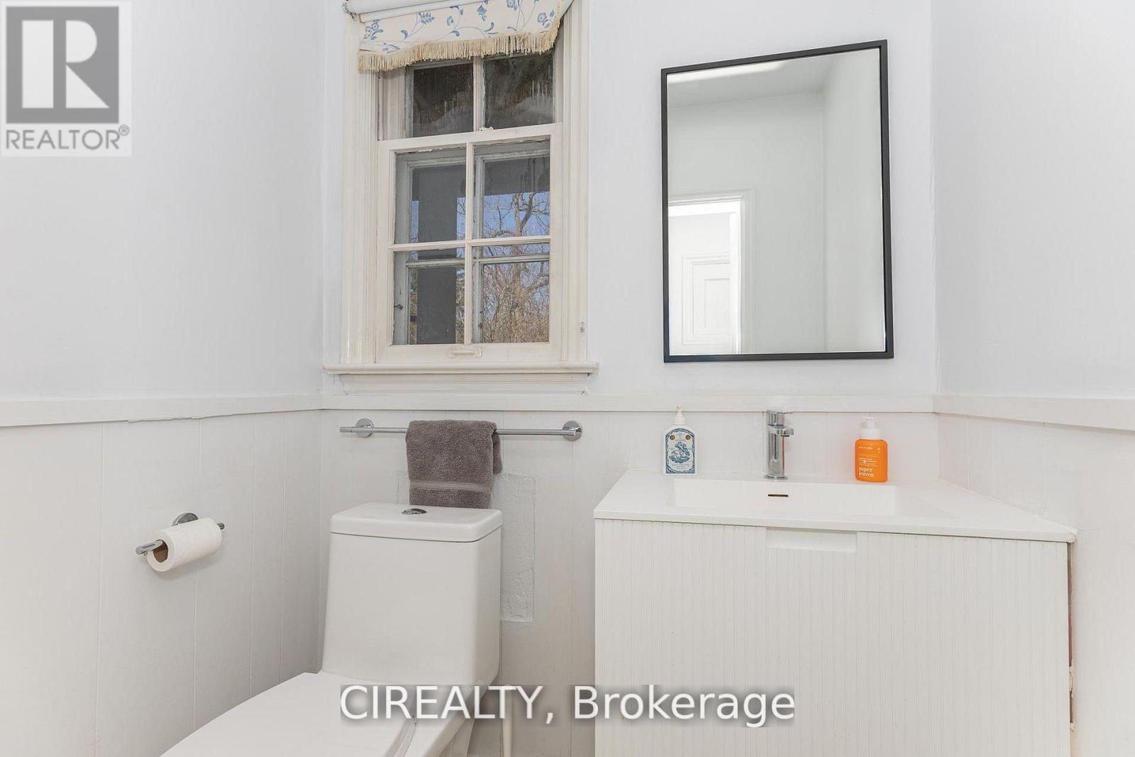 25 HOWARD AVENUE - 17