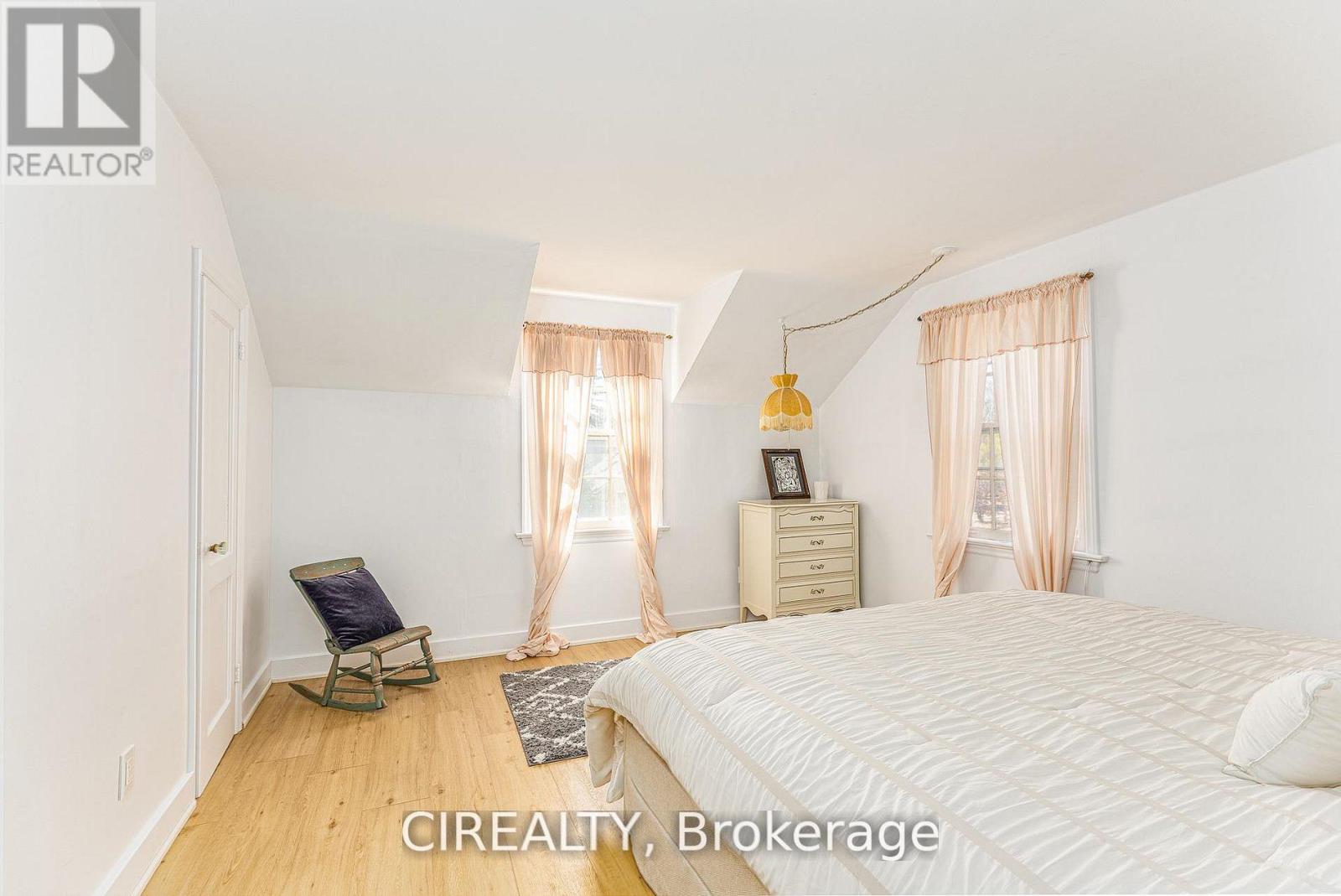 25 HOWARD AVENUE - 20