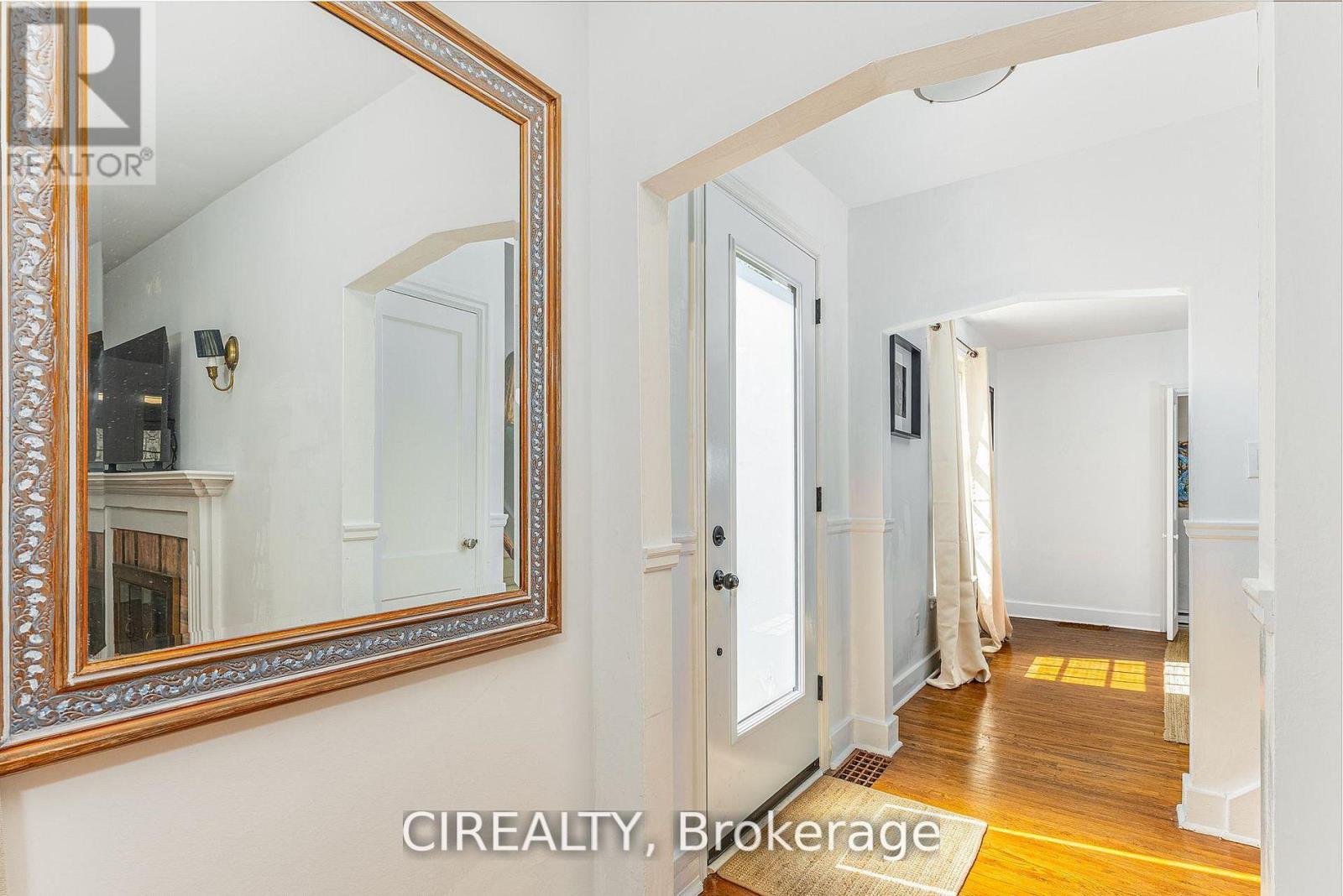 25 HOWARD AVENUE - 5