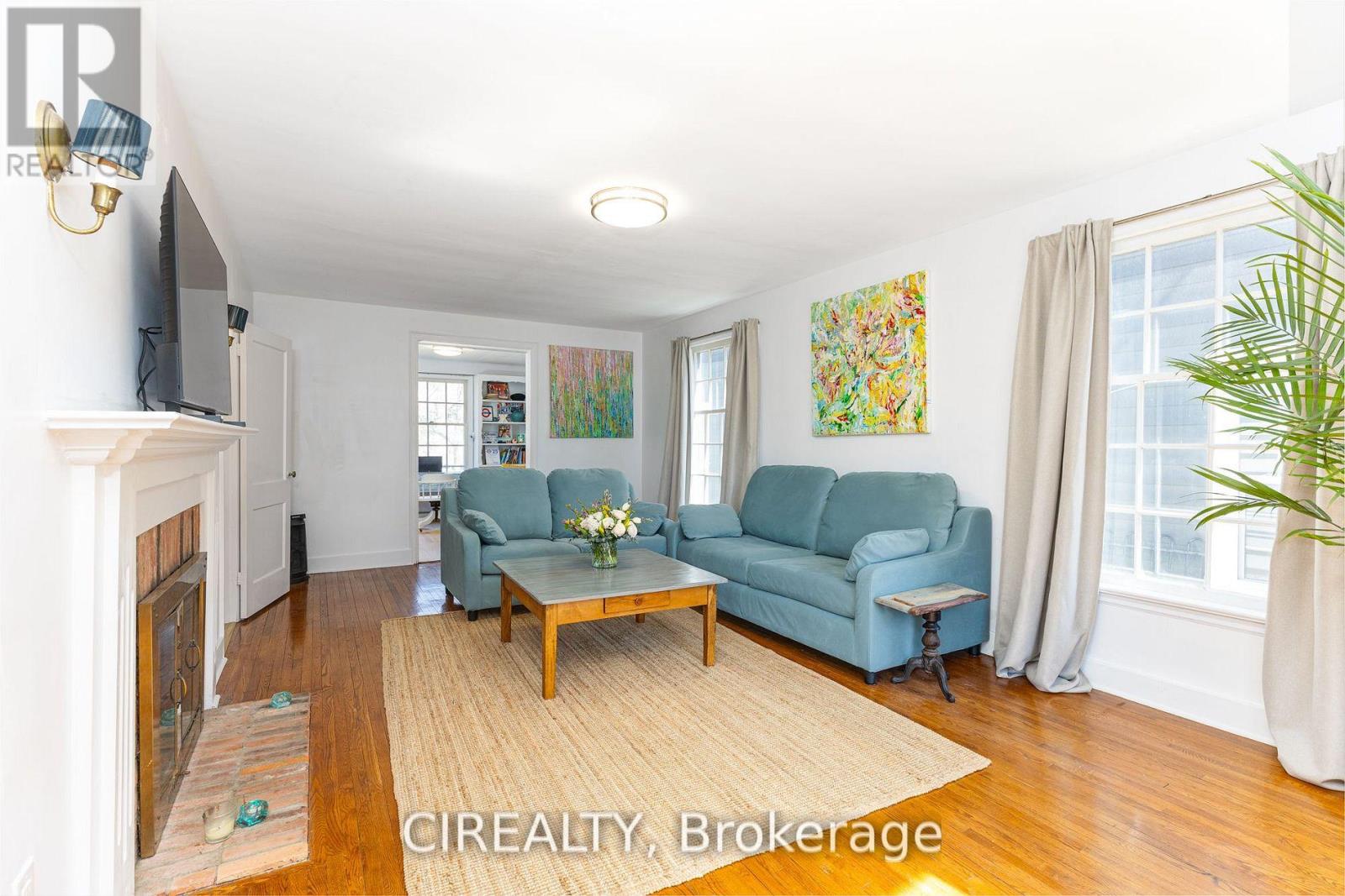 25 HOWARD AVENUE - 6