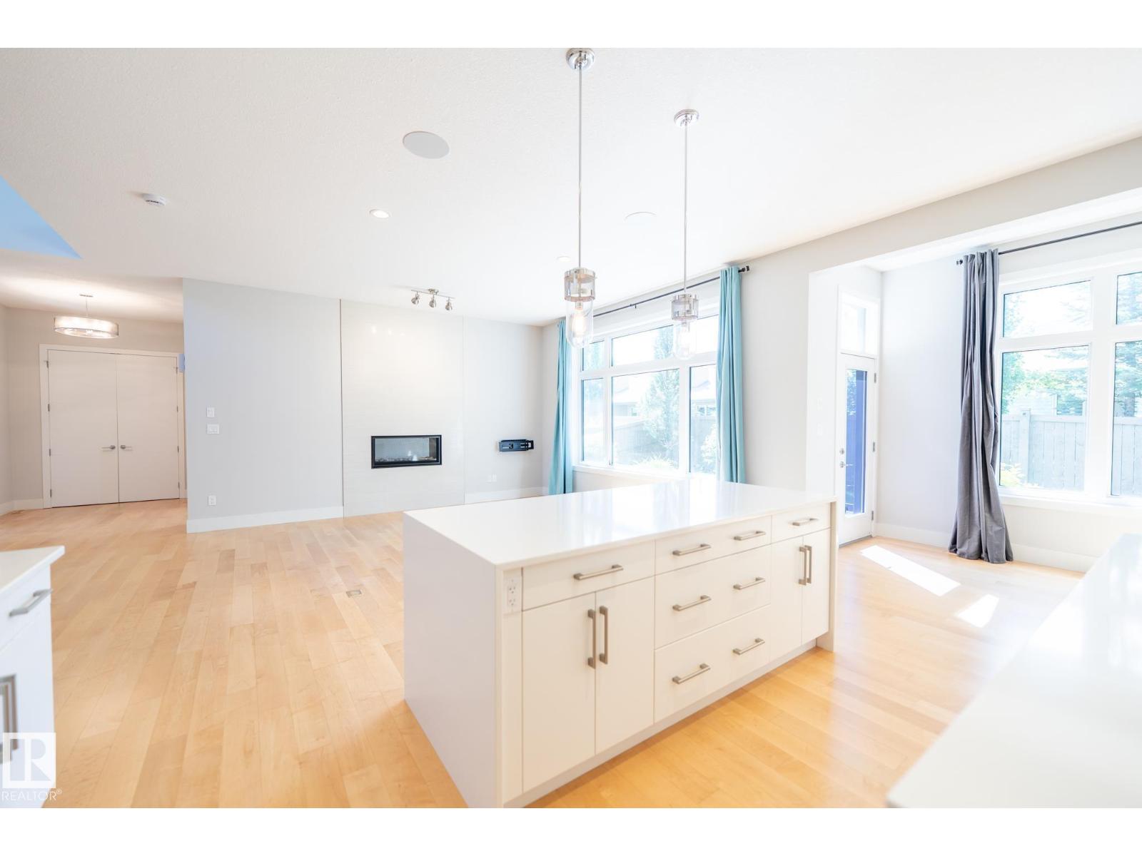 7376 MAY CM NW — photo 13