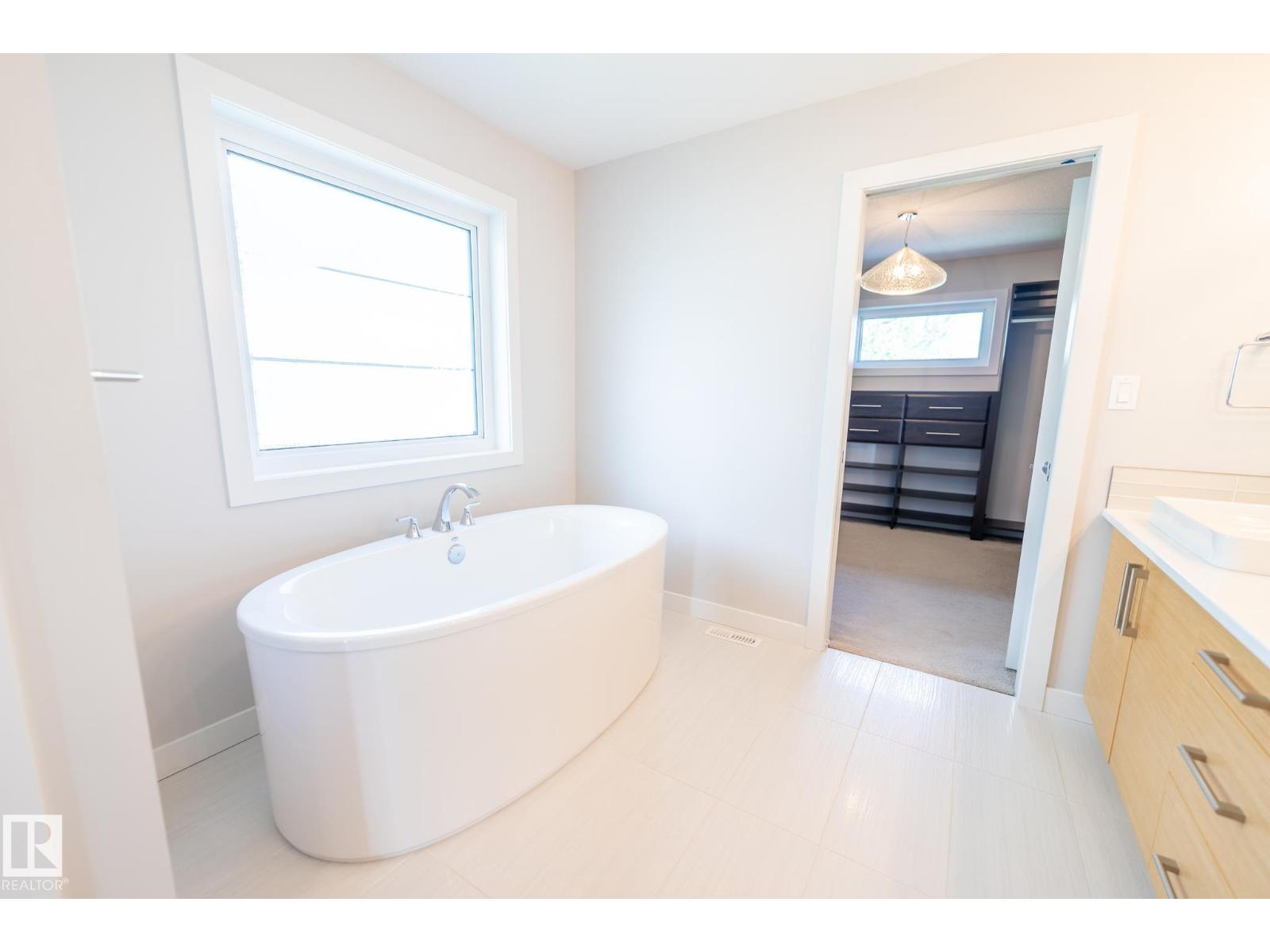 7376 MAY CM NW — photo 38