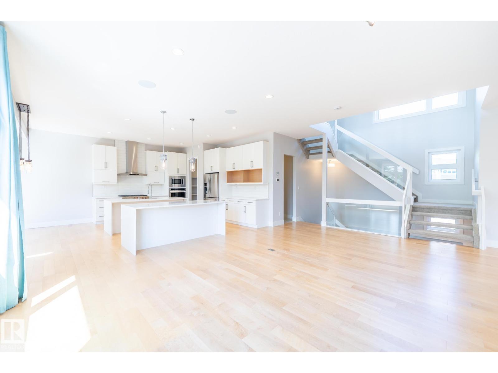 7376 MAY CM NW — photo 9