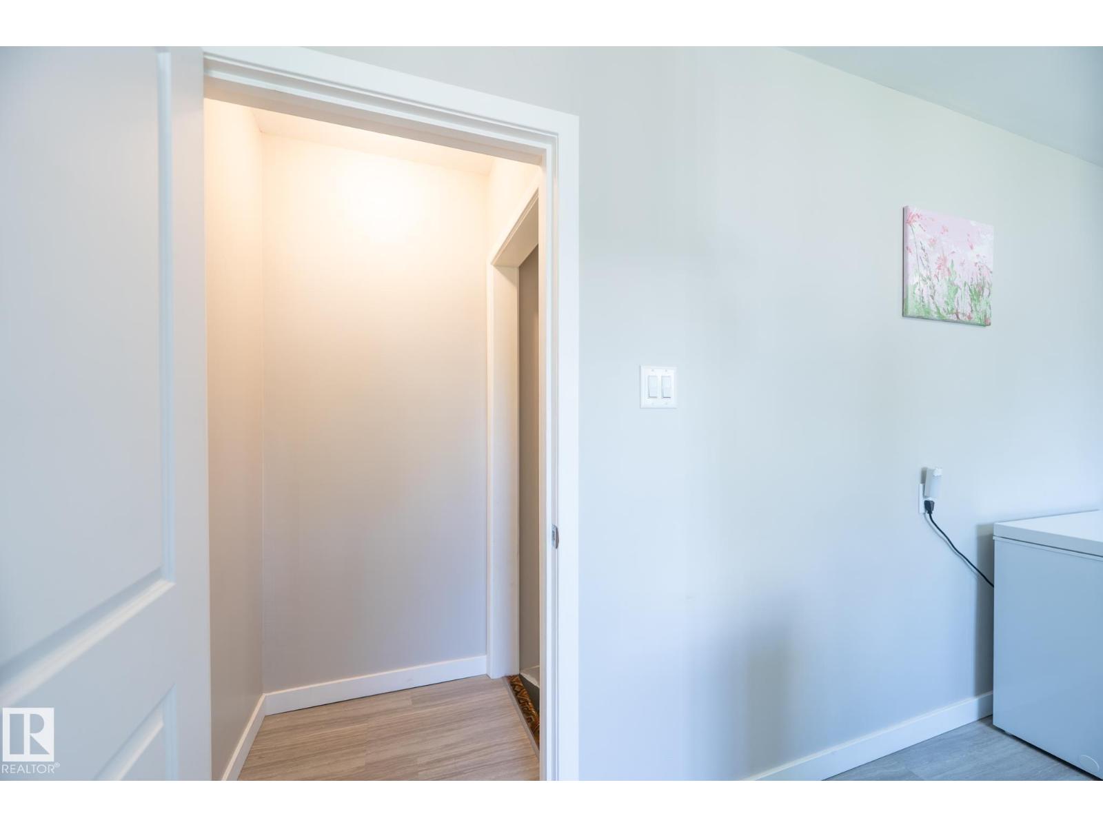 13309 85 ST NW - 24