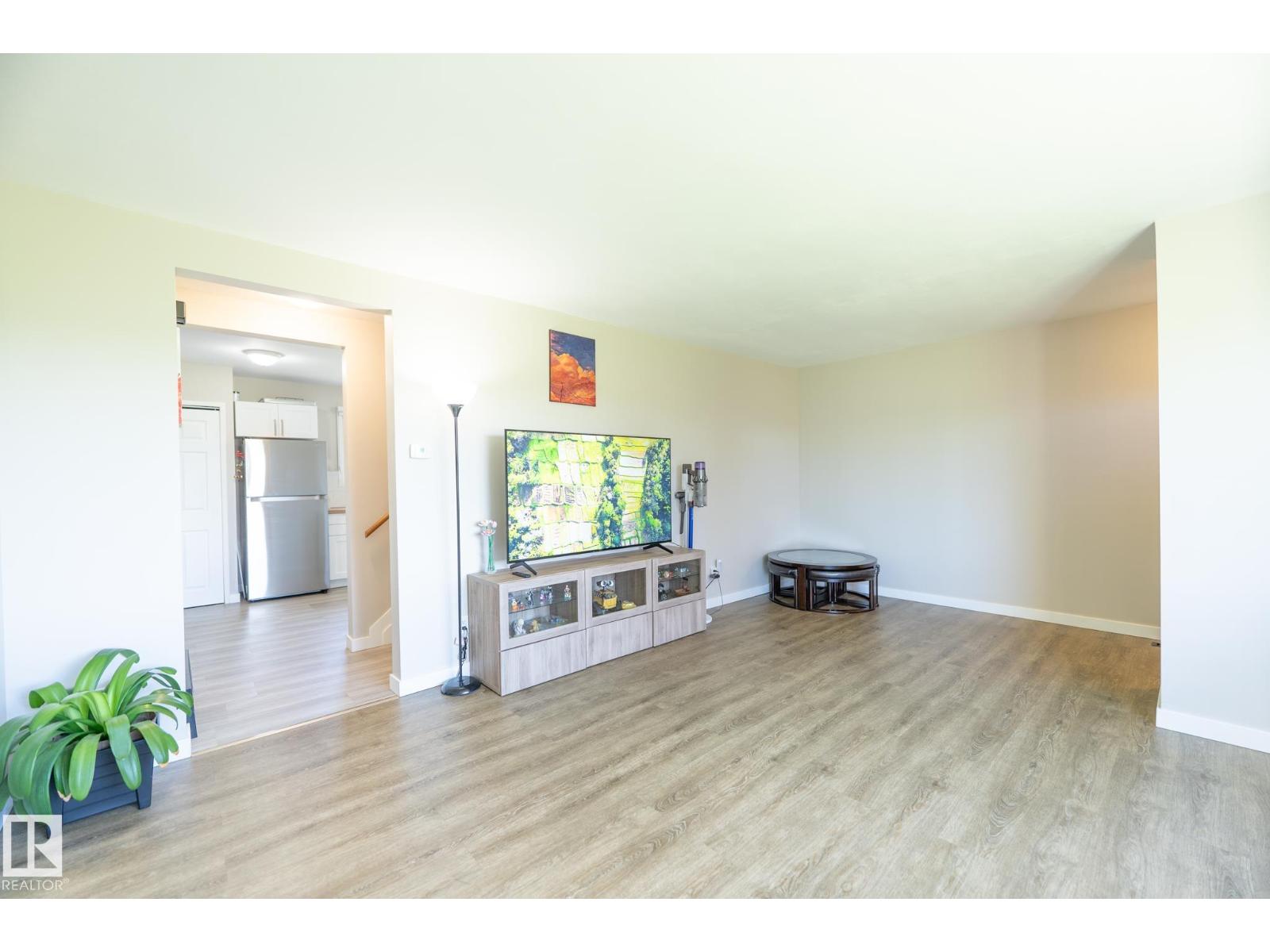13309 85 ST NW - 5