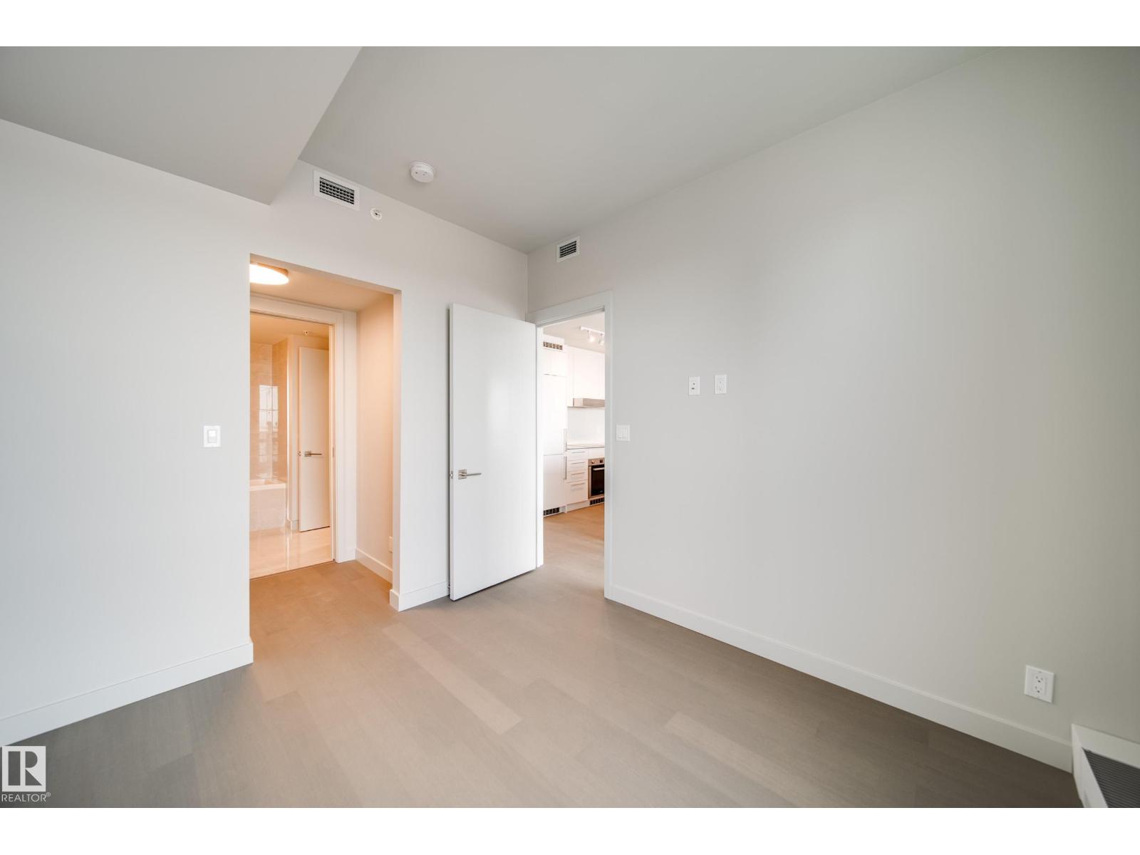 #2502 10360 102 ST NW - 15