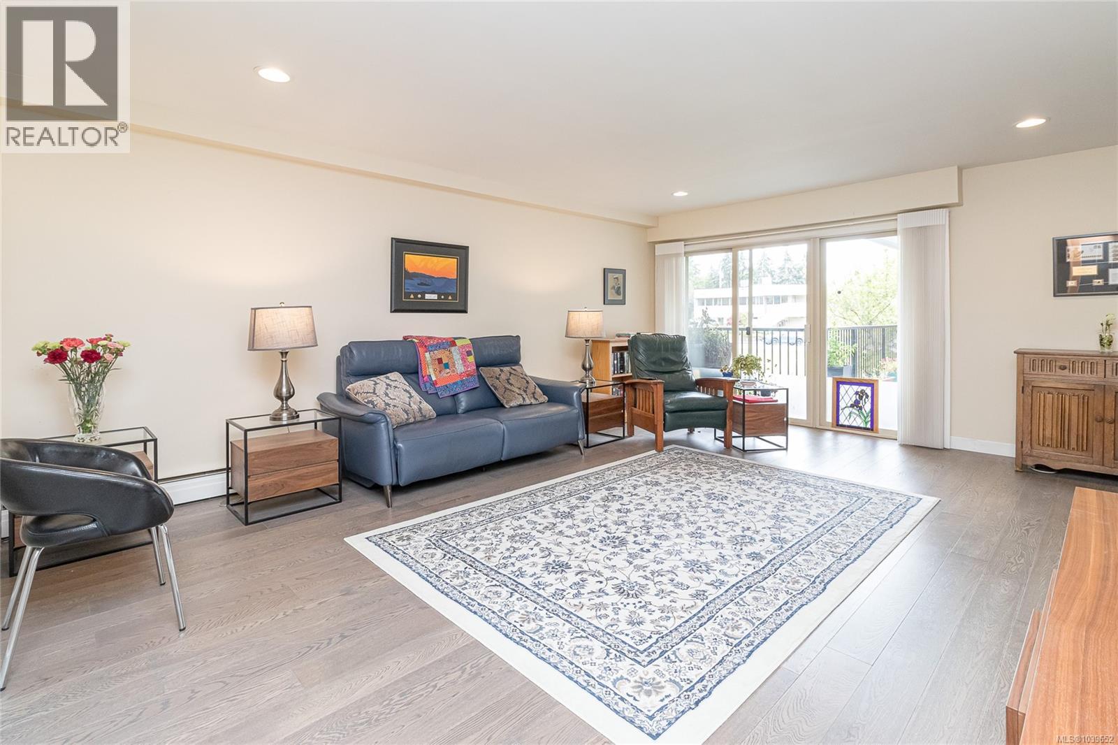 #110 1680 Poplar Ave - 10