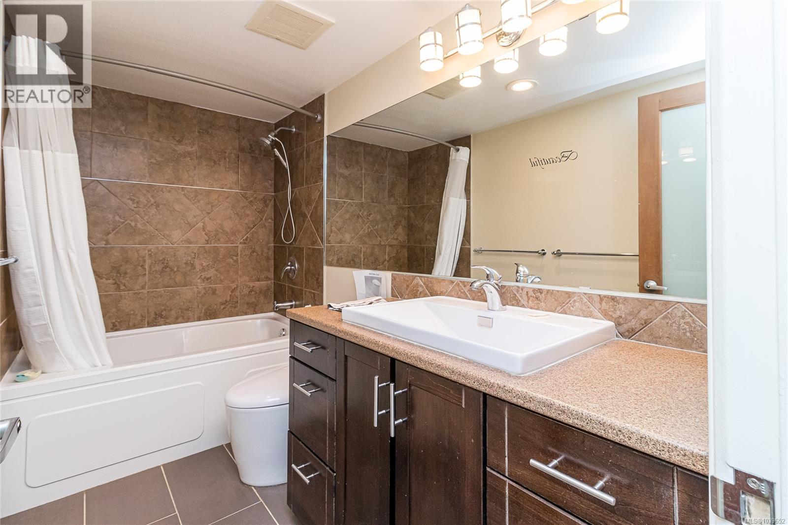 #110 1680 Poplar Ave - 23