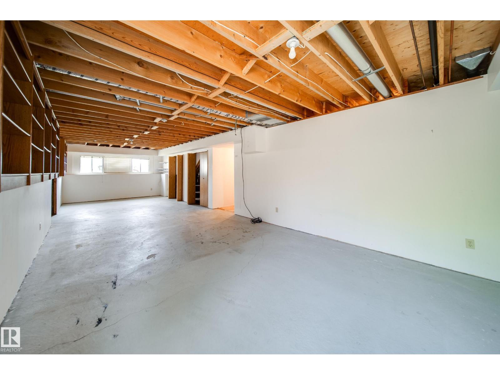 1030 106 ST NW - 31
