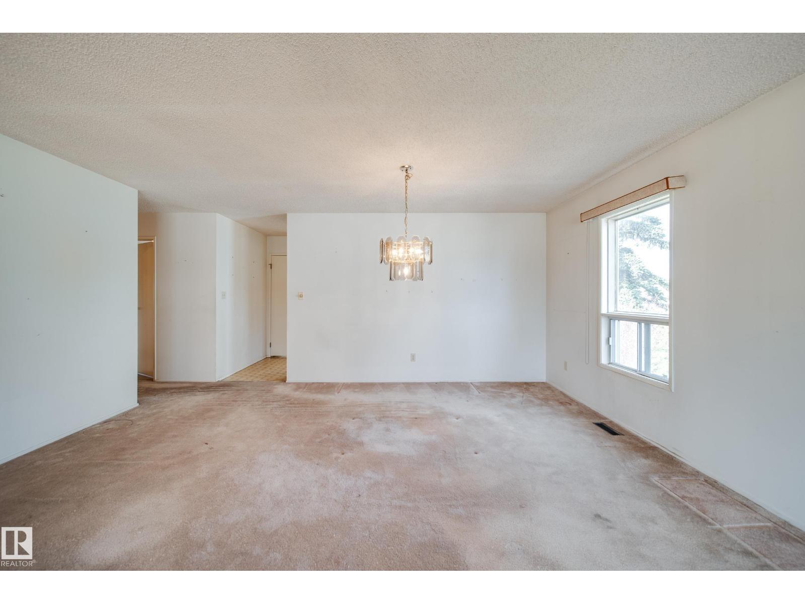 1030 106 ST NW - 11
