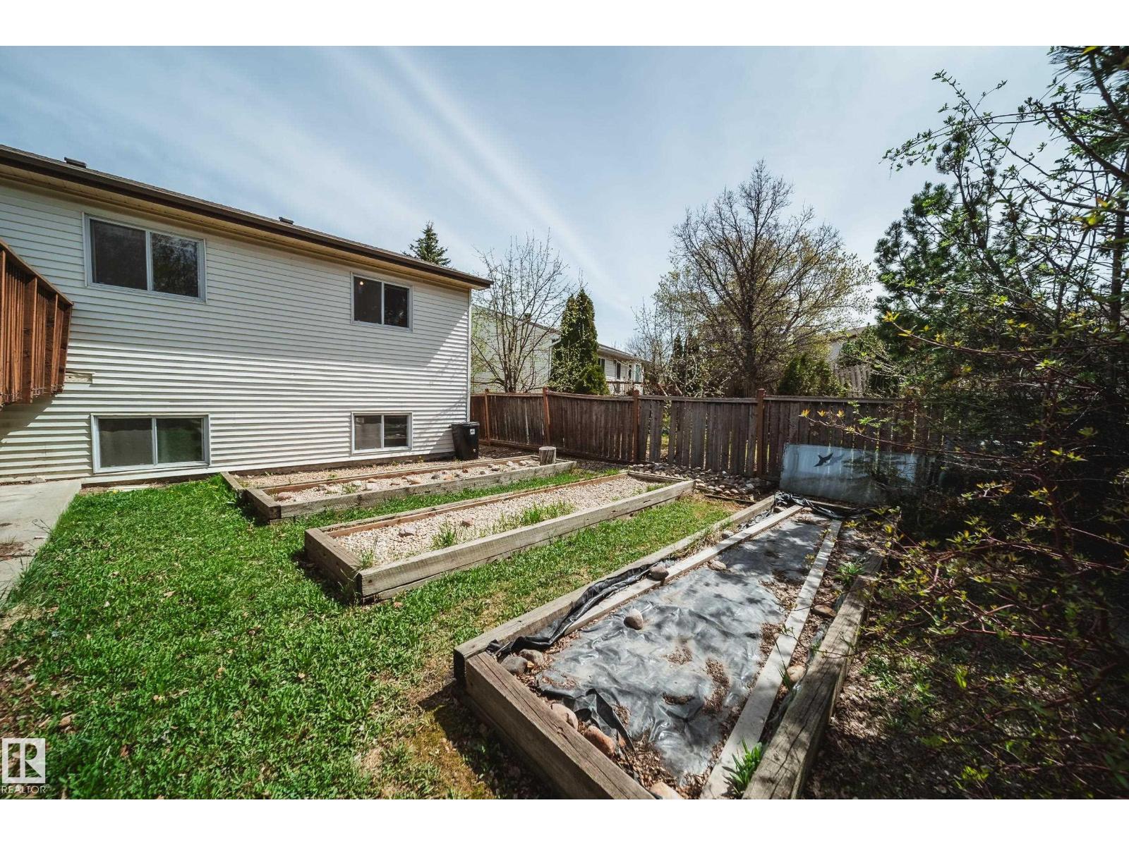 1030 106 ST NW - 35