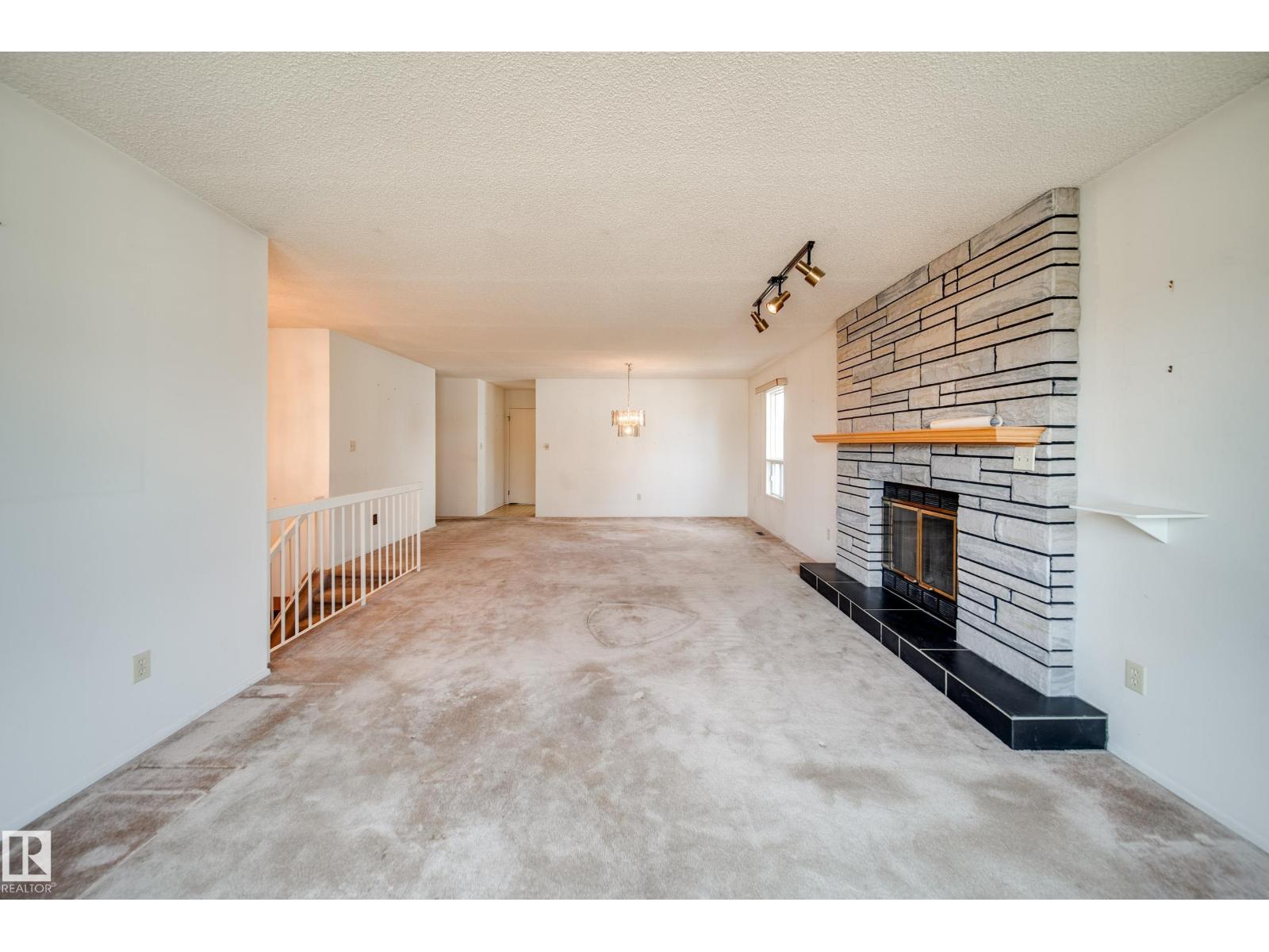 1030 106 ST NW - 10