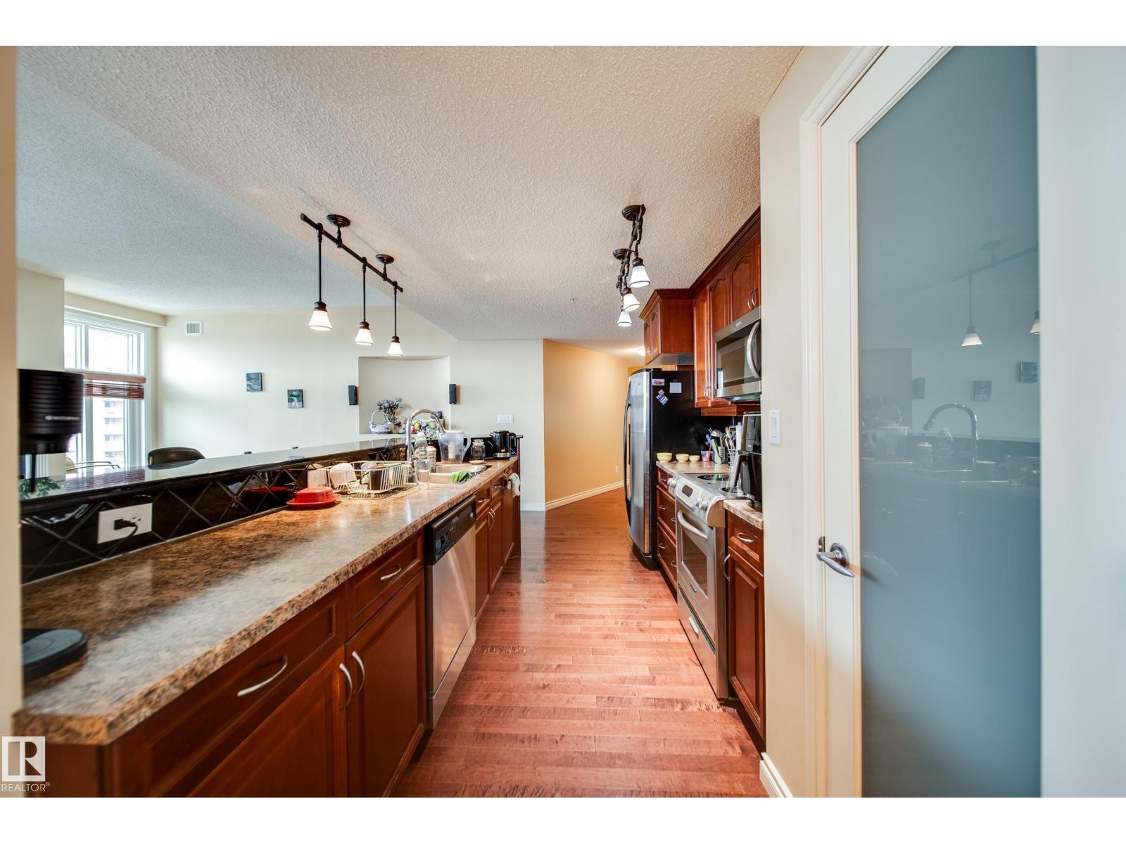 #1301 9020 JASPER AV NW - 11