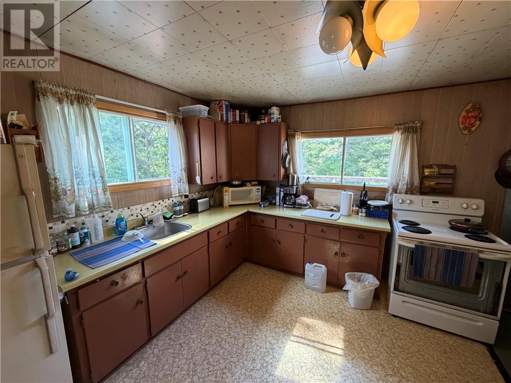 50 D Island Road West - 16