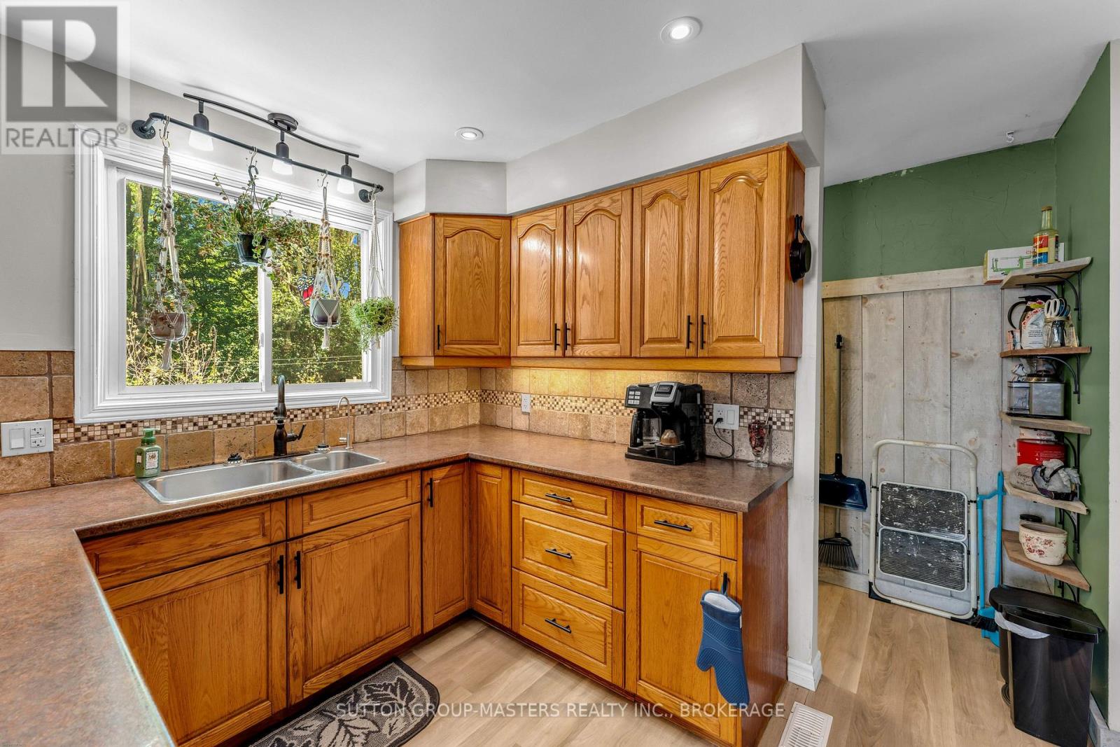 788 MONA DRIVE - 15