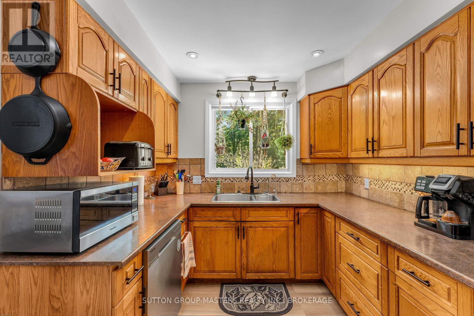 788 MONA DRIVE - 16