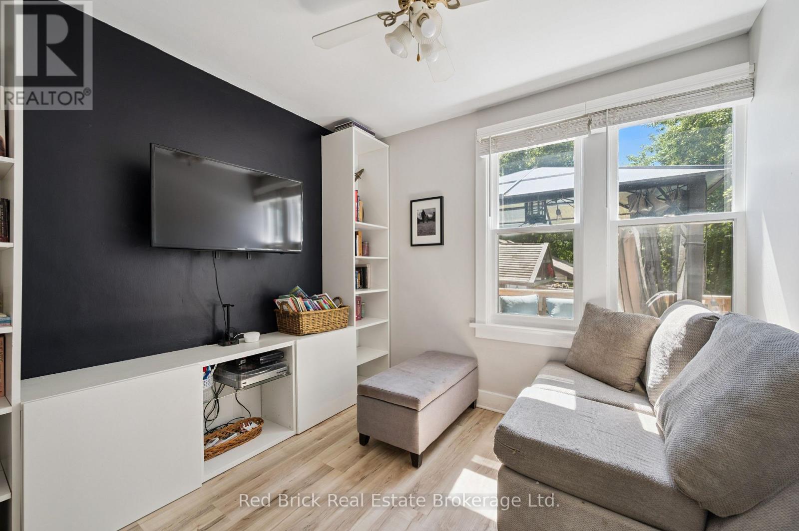 324 WATERLOO AVENUE - 15