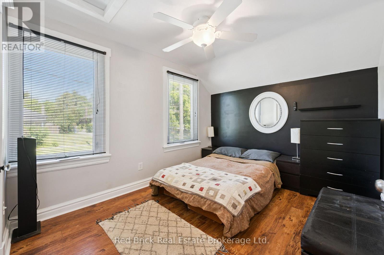 324 WATERLOO AVENUE - 19