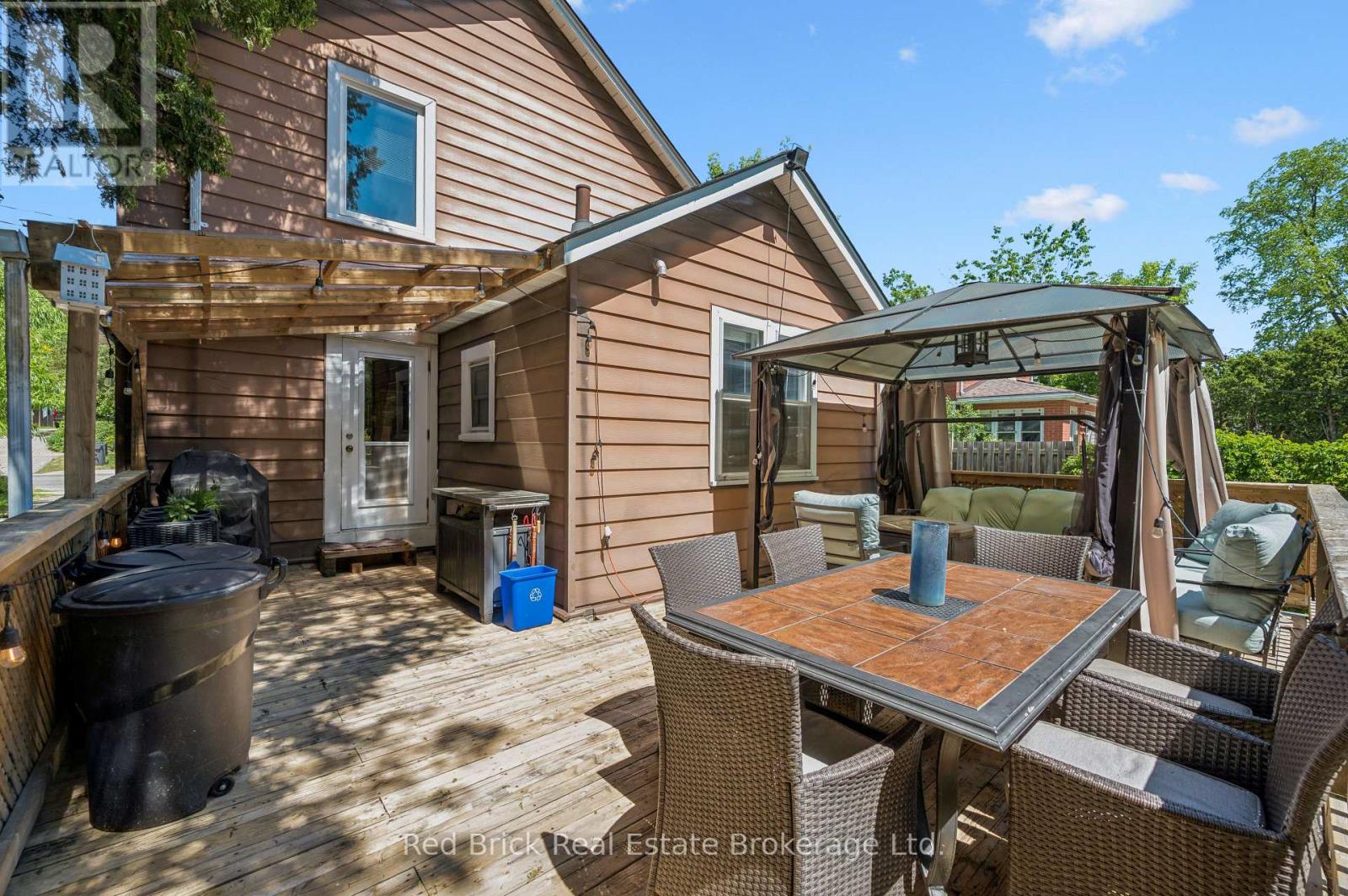 324 WATERLOO AVENUE - 23