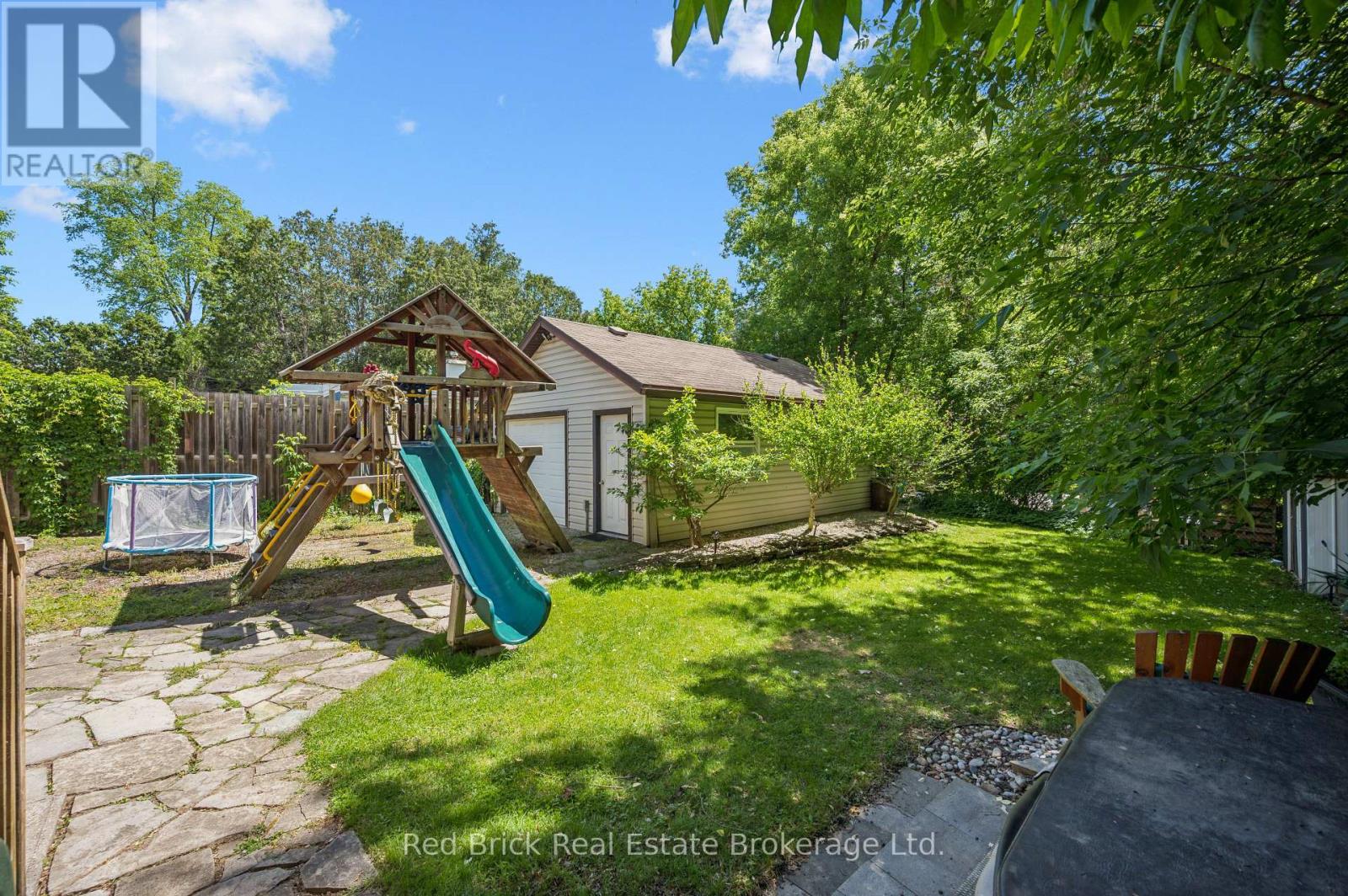 324 WATERLOO AVENUE - 27