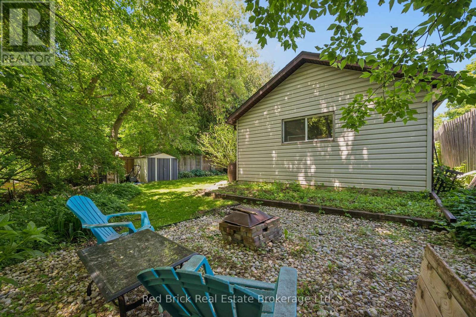 324 WATERLOO AVENUE - 32