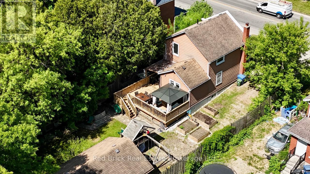 324 WATERLOO AVENUE - 36