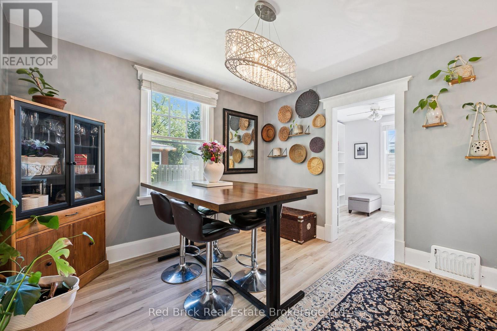 324 WATERLOO AVENUE - 8