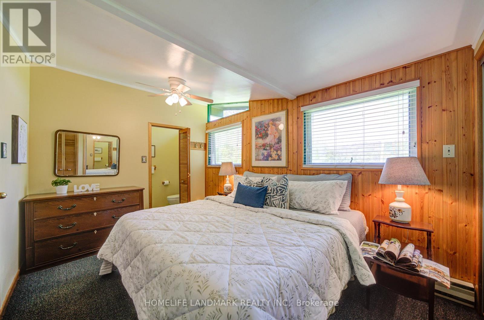 #8 1093 COOPER POINT ROAD - 32