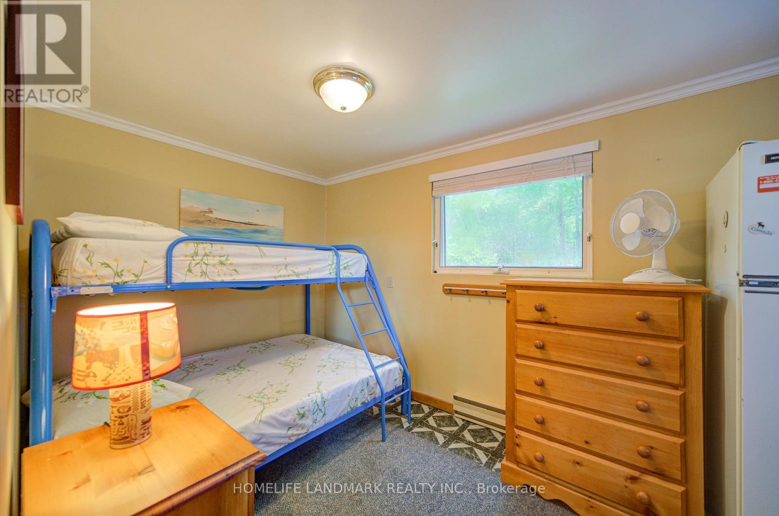 #8 1093 COOPER POINT ROAD - 39