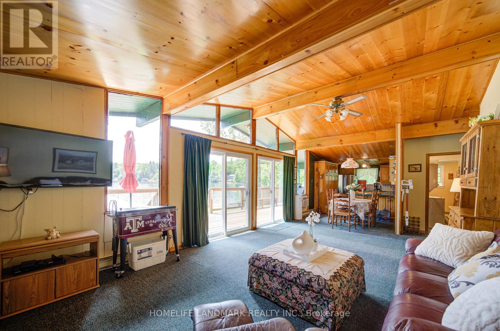 #8 1093 COOPER POINT ROAD - 18