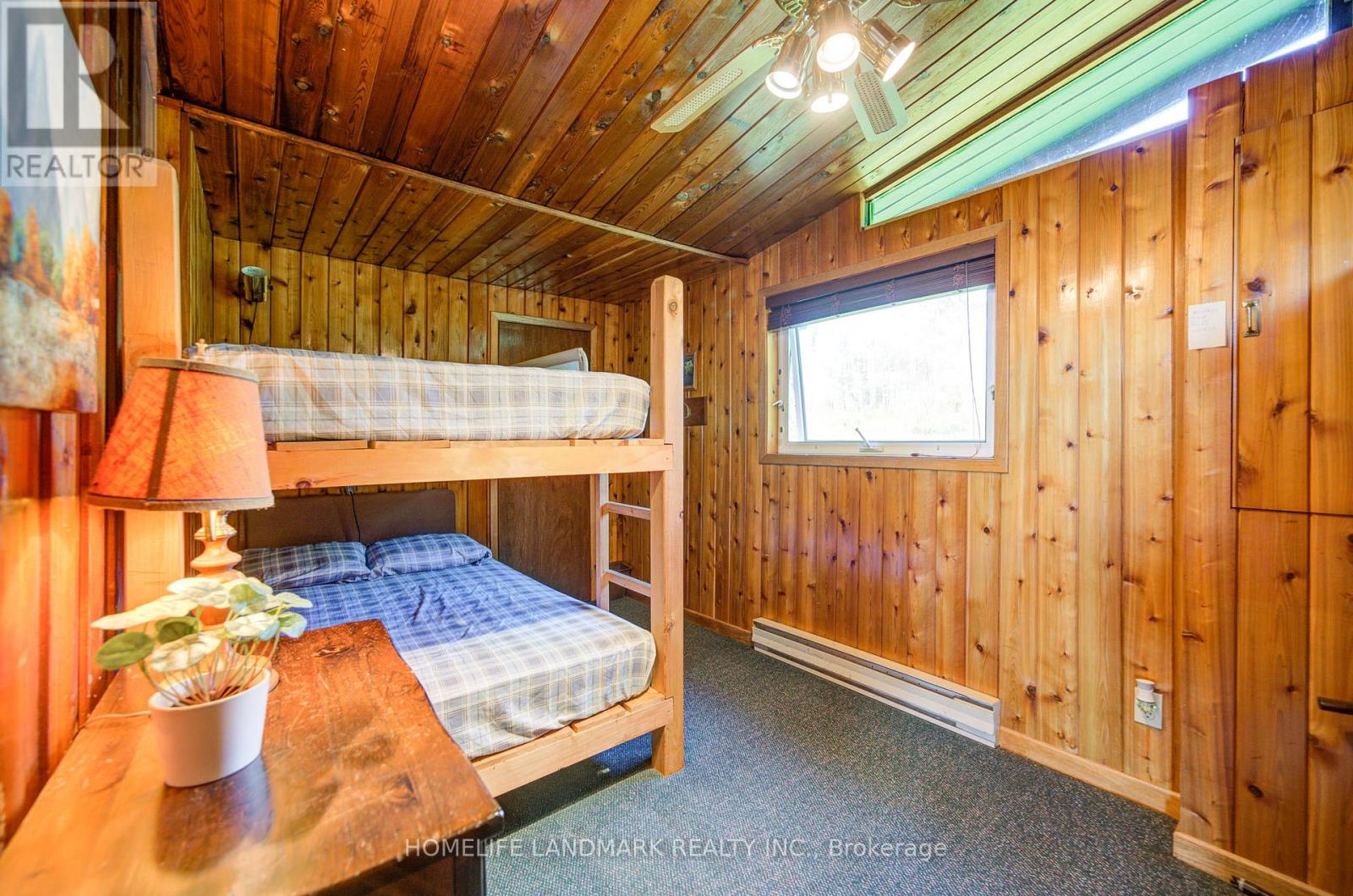 #8 1093 COOPER POINT ROAD - 38