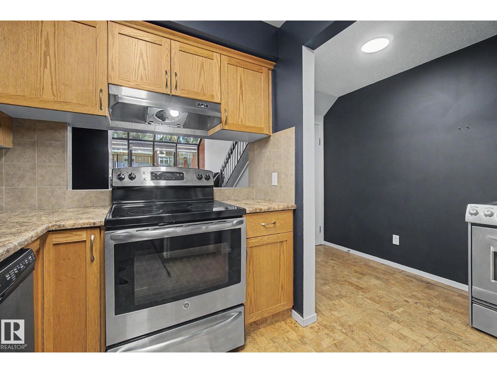11150 83 AV NW - 19