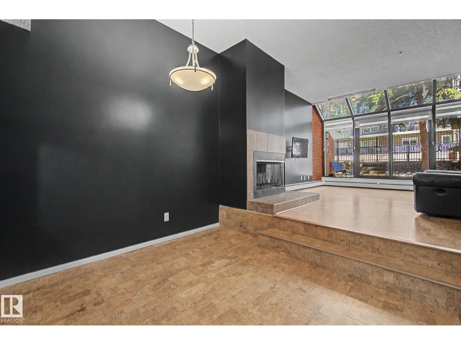 11150 83 AV NW - 20