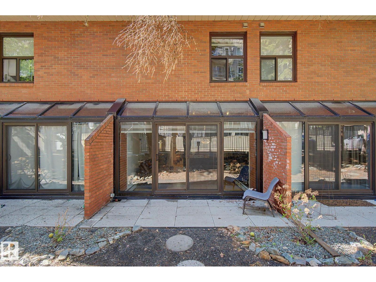 11150 83 AV NW - 42