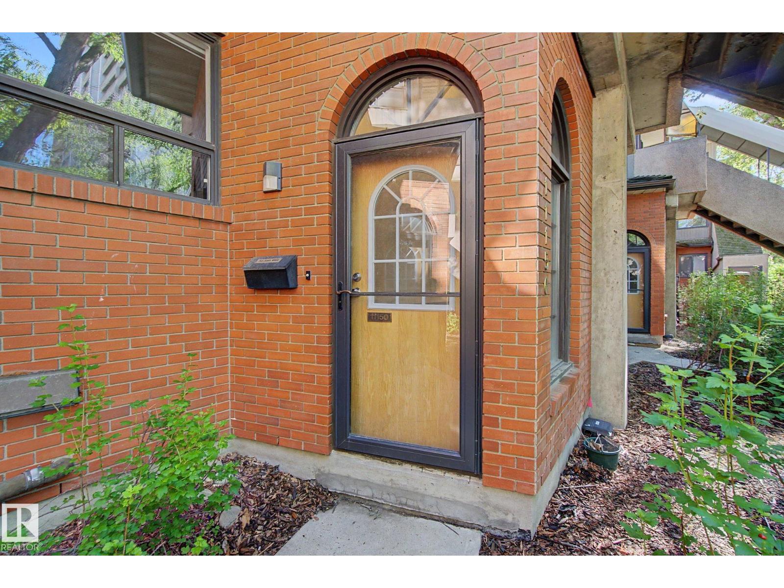11150 83 AV NW - 6
