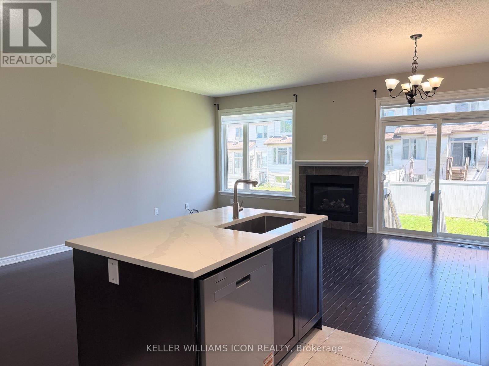 3 Bed, 3 Bath House for Rent in Ottawa – 871 FLETCHER CIRCLE, Ottawa – MLS# X13423906 - Image 4