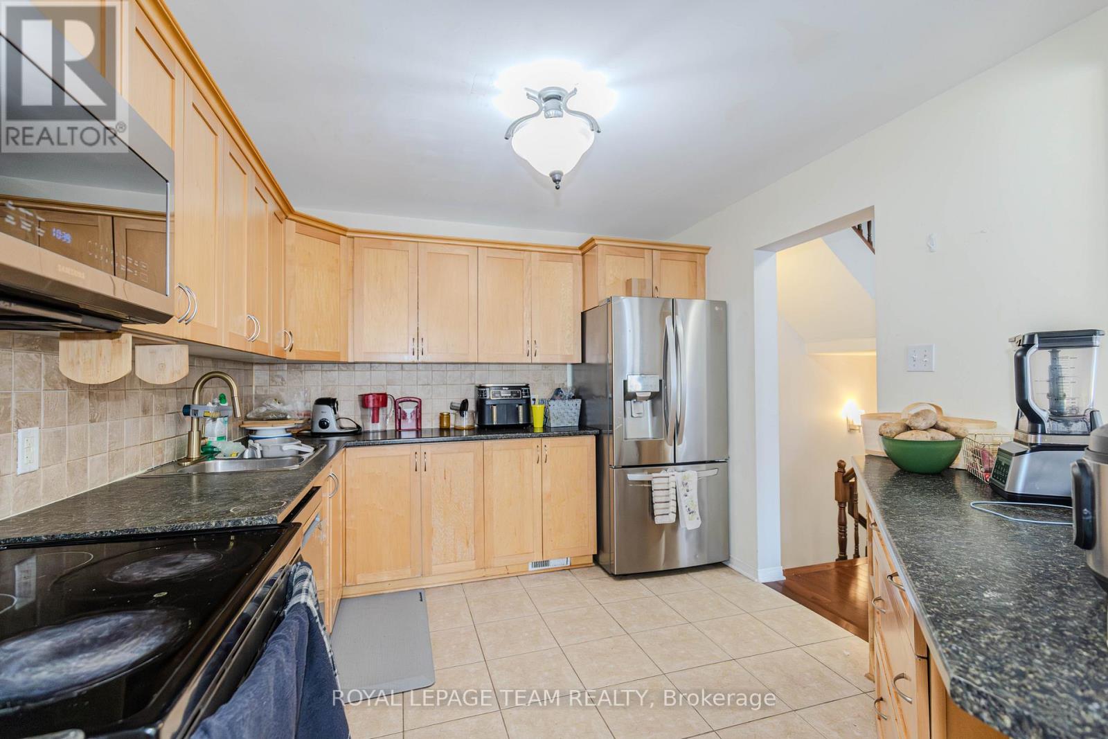 3 Bed, 3 Bath House for Sale in Ottawa – 316 BRYARTON STREET, Ottawa – MLS# X13423926 - Image 15
