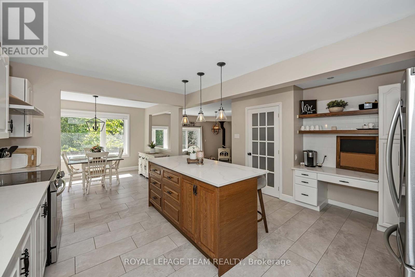 104 SOL LANE - 13