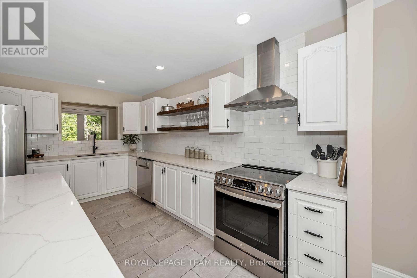 104 SOL LANE - 14