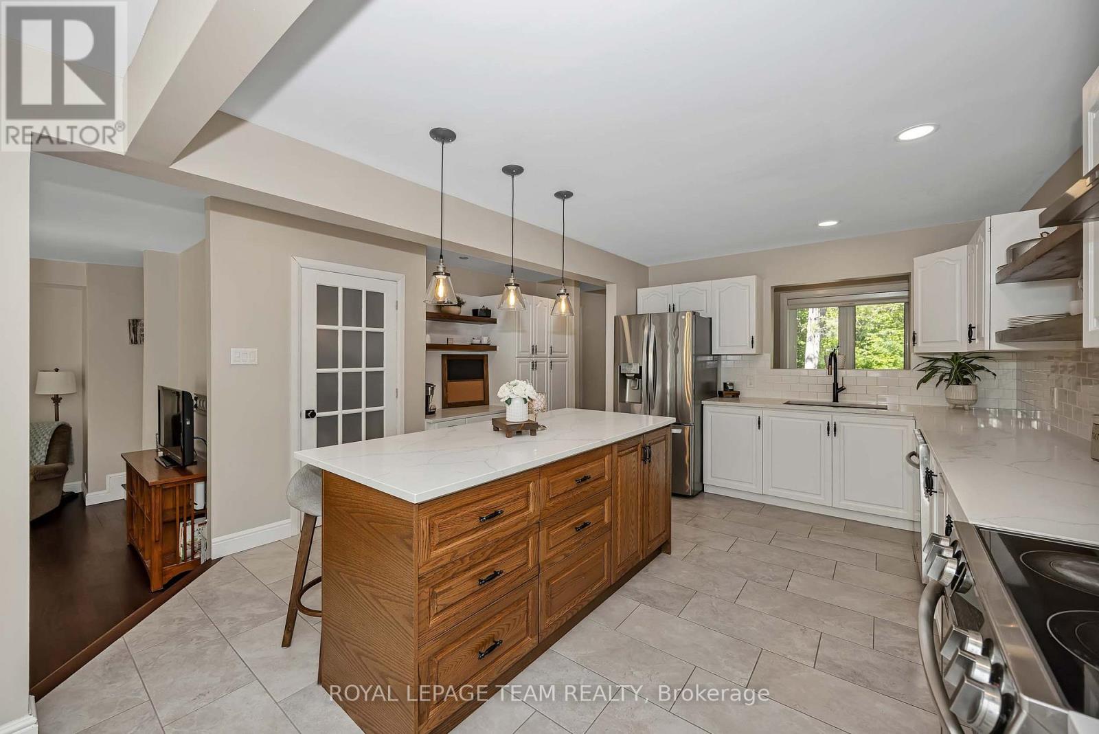 104 SOL LANE - 15